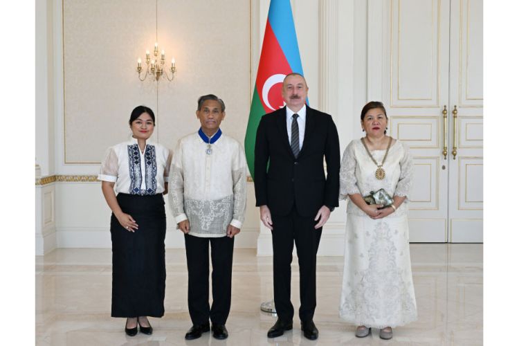 Filippinin yeni səfirinin etimadnaməsi qəbul edilib - Yenilənib - FOTO Filippinin yeni səfirinin etimadnaməsi qəbul edilib - Yenilənib - FOTO