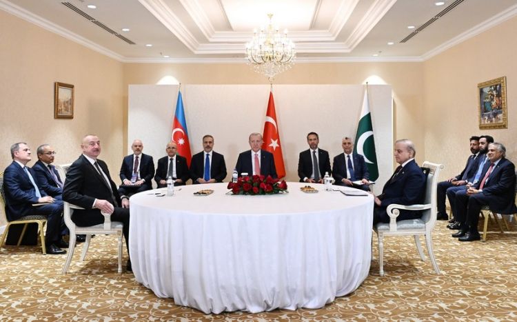 Astanada Azərbaycan, Türkiyə liderləri və Pakistanın Baş naziri arasında görüş başlayıb - FOTO