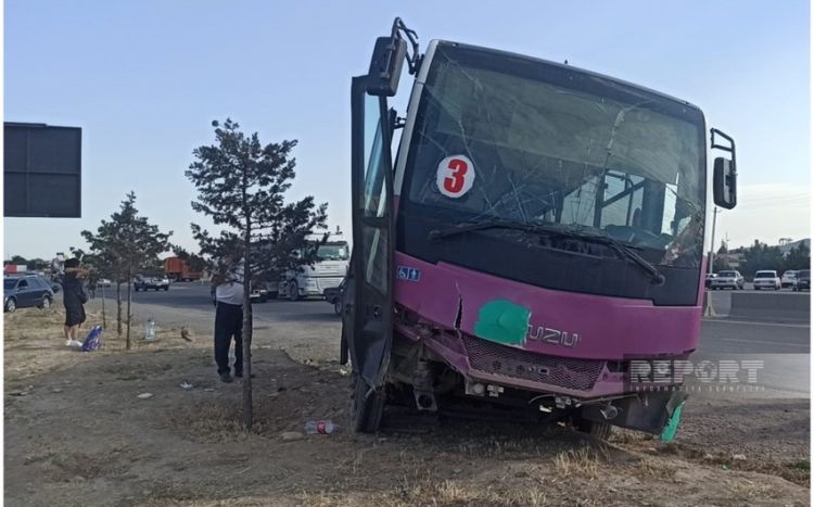 Sumqayıtda marşrut avtobusu TIR-la toqquşub, 12 nəfər xəsarət alıb - Yenilənib