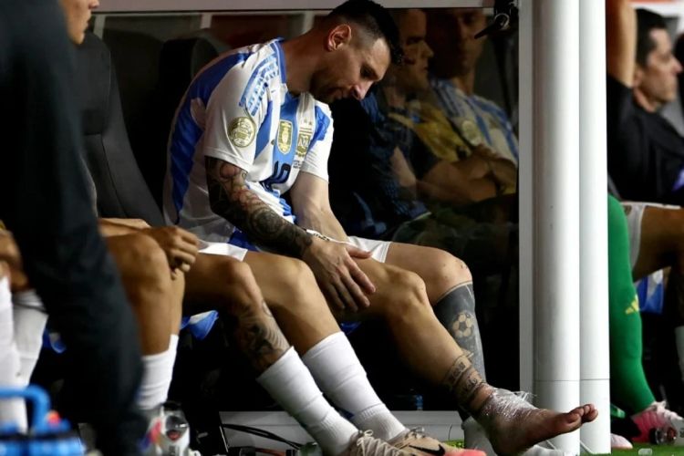 Lionel Messi uzun müddət yaşıl meydanlardan uzaq qalacaq - FOTO Lionel Messi uzun müddət yaşıl meydanlardan uzaq qalacaq - FOTO