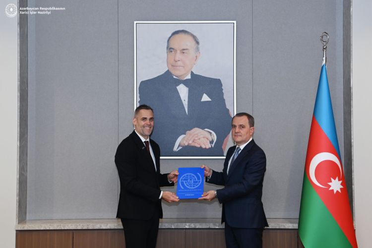 Ceyhun Bayramov Beynəlxalq Miqrasiya Təşkilatının missiya rəhbərini qəbul edib Ceyhun Bayramov Beynəlxalq Miqrasiya Təşkilatının missiya rəhbərini qəbul edib