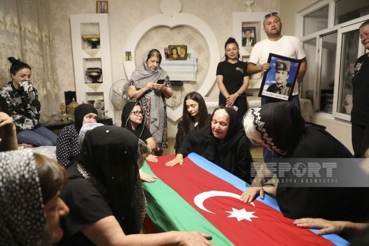Maştağada Birinci Qarabağ müharibəsinin şəhidi Aydın Qurbanovla vida mərasimi keçirilib - FOTO Maştağada Birinci Qarabağ müharibəsinin şəhidi Aydın Qurbanovla vida mərasimi keçirilib - FOTO
