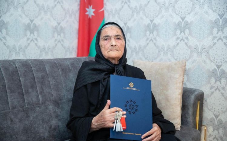 Milli Qəhrəman Natiq Qasımovun anasına ev verilib - FOTO Milli Qəhrəman Natiq Qasımovun anasına ev verilib - FOTO