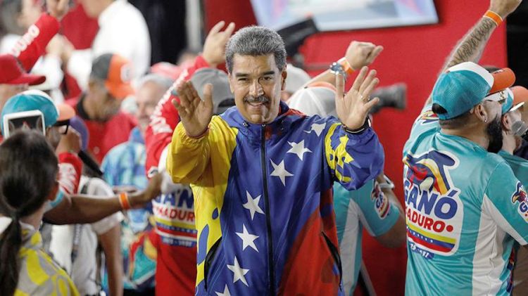 Maduro Venesuelada prezident seçkilərindəki qələbəsini "sabitliyin təntənəsi" adlandırıb Maduro Venesuelada prezident seçkilərindəki qələbəsini "sabitliyin təntənəsi" adlandırıb