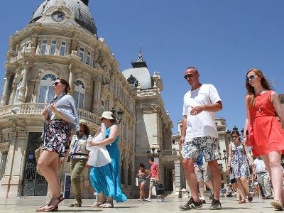 İspaniya turist axınında  rekord qırıb