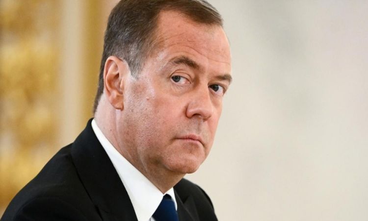 Medvedev Durovun Fransada həbsinə münasibət bildirib: Ümumi düşmənlərimiz üçün o rusdur