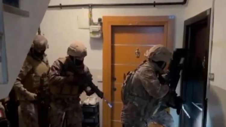 İstanbulda "Kuyu-22" əməliyyatı: 23 nəfər saxlanılıb - VİDEO İstanbulda "Kuyu-22" əməliyyatı: 23 nəfər saxlanılıb - VİDEO