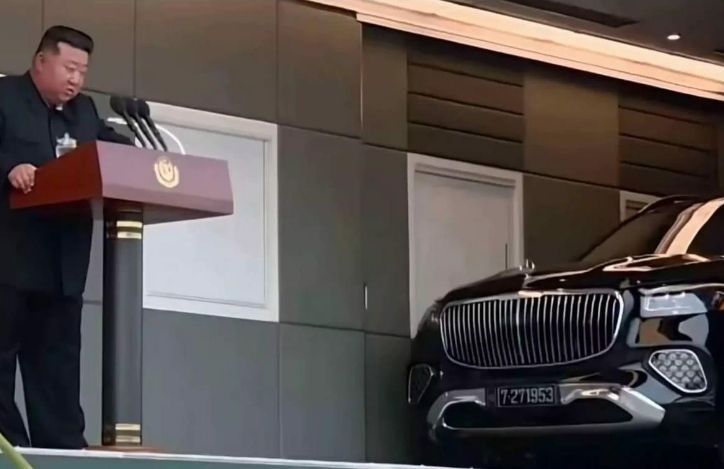 Kim Çen In Putinin hədiyyə etdiyi "Aurus"u bu maşına dəyişdi - FOTO Kim Çen In Putinin hədiyyə etdiyi "Aurus"u bu maşına dəyişdi - FOTO