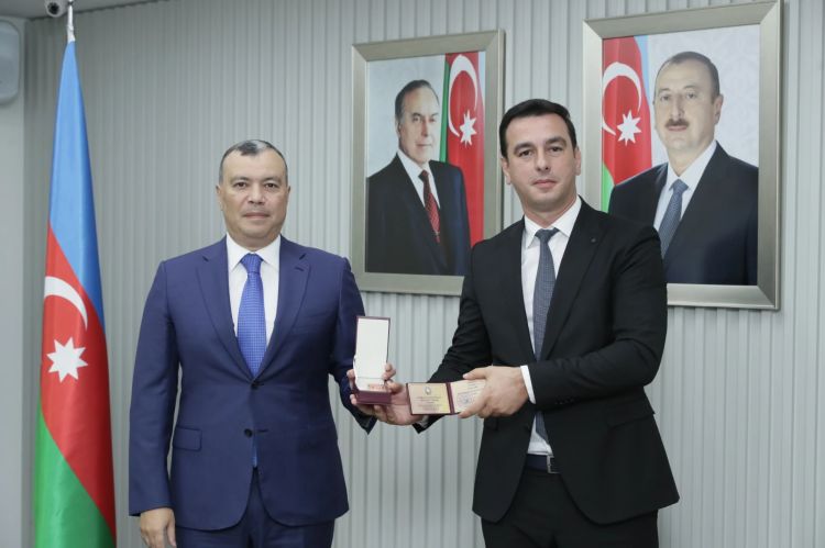 Nazirliyin təltif edilmiş əməkdaşlarına vəsiqələr və medallar təqdim olunub - FOTO Nazirliyin təltif edilmiş əməkdaşlarına vəsiqələr və medallar təqdim olunub - FOTO