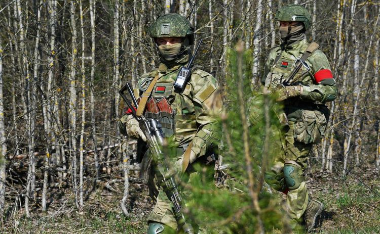 Belarus daxili qoşunlarını Ukrayna ilə sərhədə göndərdi