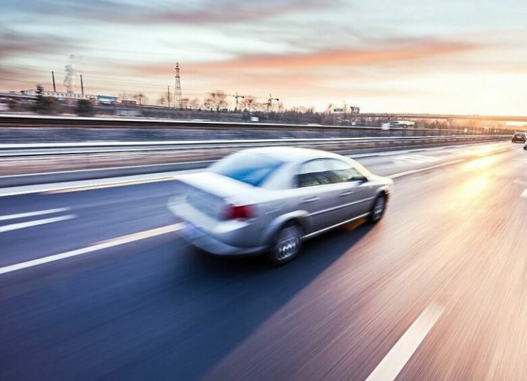 Argentinada yüksək sürətlə hərəkət edən avtomobil 35 nəfəri vurub Argentinada yüksək sürətlə hərəkət edən avtomobil 35 nəfəri vurub