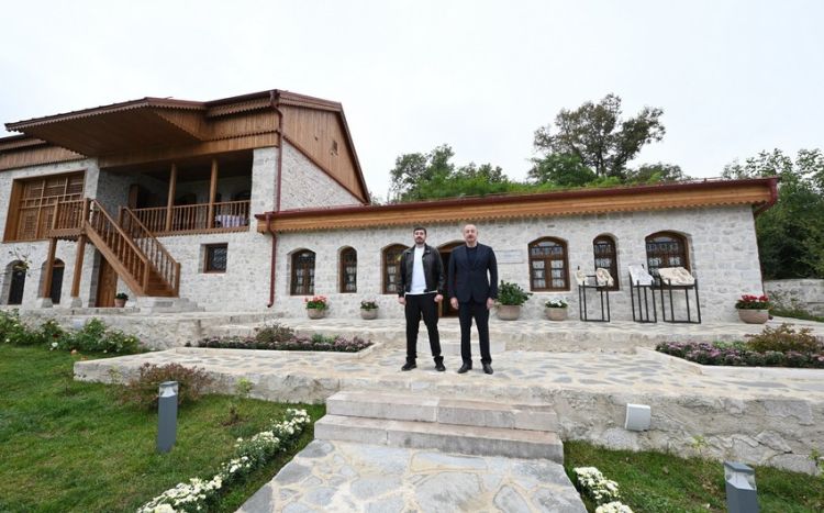 İlham Əliyev Üzeyir Hacıbəylinin ev-muzeyinin açılışında iştirak edib - Yenilənib - FOTO