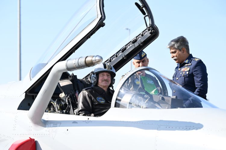 Prezident İlham Əliyevə çoxməqsədli JF-17C təyyarələri təqdim olunub -  FOTO