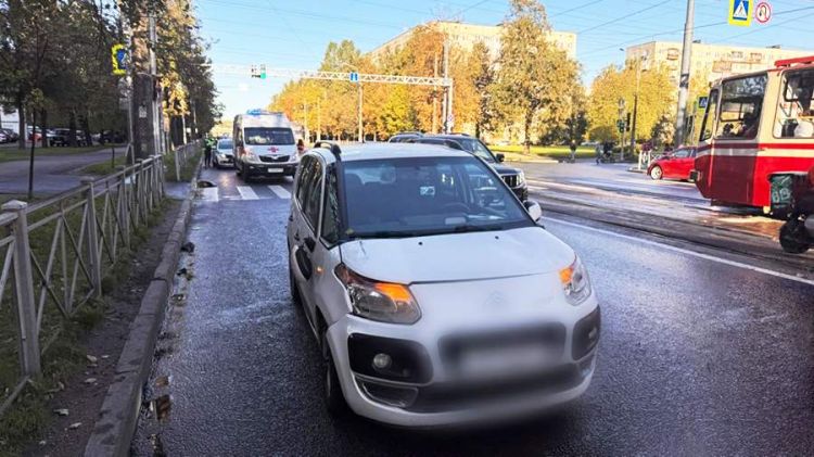 Rusiyada sürücü hamilə qadını üç uşağı ilə birgə vurub