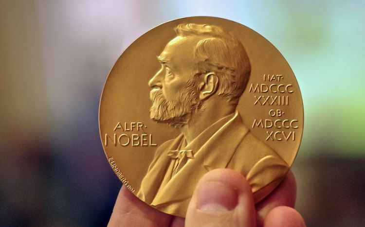 Fizika üzrə Nobel mükafatı laureatları məlum olub - FOTO