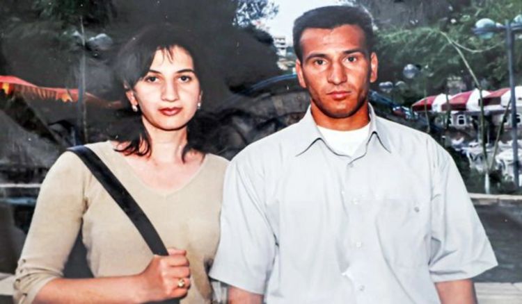 Şəhid general-mayorun xanımı Polad Həşimovla ilk görüşlərindən  DANIŞDI Şəhid general-mayorun xanımı Polad Həşimovla ilk görüşlərindən  DANIŞDI