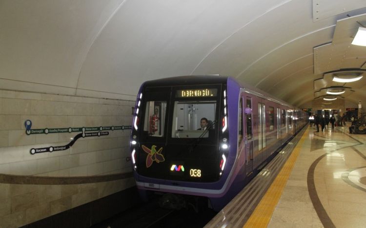 Bakı metrosunda qatarların hərəkəti ləngiyib