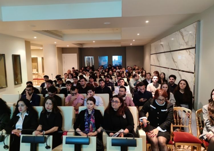 Fransada təhsil alan azərbaycanlı tələbələrin Forumu keçirilib Fransada təhsil alan azərbaycanlı tələbələrin Forumu keçirilib