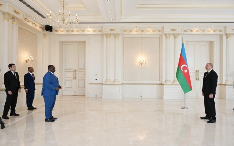 İlham Əliyev Beninin ölkəmizə yeni təyin olunmuş səfirini qəbul edib - Yenilənib İlham Əliyev Beninin ölkəmizə yeni təyin olunmuş səfirini qəbul edib - Yenilənib