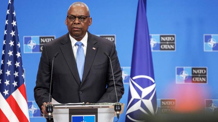 Pentaqonun rəhbəri Ostin elan olunmamış səfərlə Kiyevə gəlib - FOTO Pentaqonun rəhbəri Ostin elan olunmamış səfərlə Kiyevə gəlib - FOTO