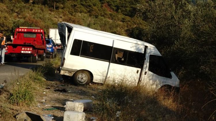 Türkiyədə mikroavtobus qəzası: 15 yaralı 