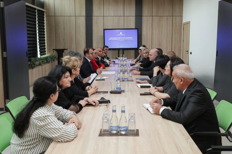 “Sosial müdafiə siyasətinin həyata keçirilməsində ictimai iştirakçılığın rolu” mövzusunda ictimai dinləmə keçirilib - FOTO