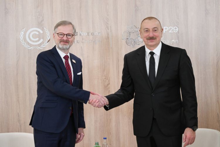 Prezident İlham Əliyev Çex Respublikasının Baş naziri ilə görüşüb - FOTO - YENİLƏNİB Prezident İlham Əliyev Çex Respublikasının Baş naziri ilə görüşüb - FOTO - YENİLƏNİB
