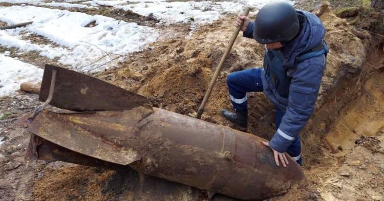 Polşada bomba təlaşı: 3 minə yaxın insan evlərindən təxliyə edilib