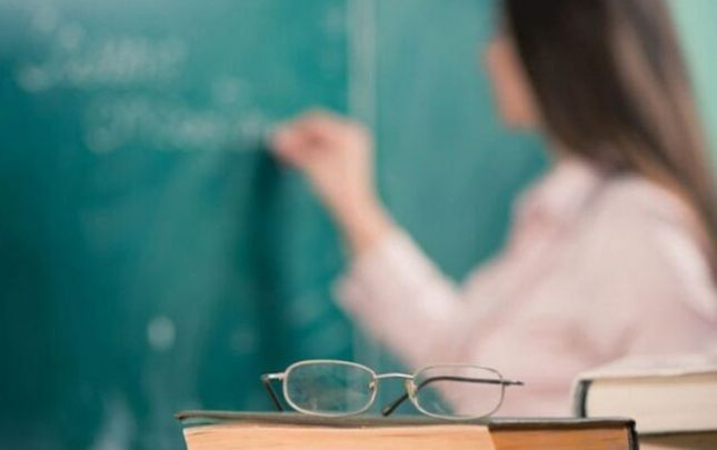 Nazir: Savadı olmayanları müəllim adından məhrum edirik, düşünürəm düz edirik Nazir: Savadı olmayanları müəllim adından məhrum edirik, düşünürəm düz edirik