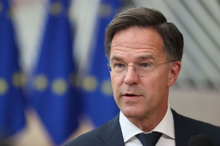 Rutte Ukraynaya hərbi yardımı təcili artırmağa çağırıb