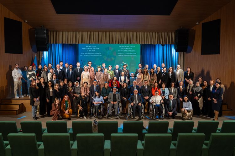 Əlilliyi olan Şəxslərin Təşkilatları İttifaqı əlillər günü ilə bağlı tədbir keçirib - FOTO