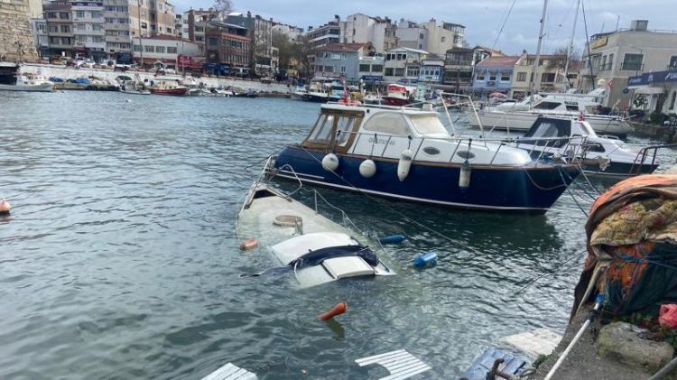 Türkiyədə güclü yağış: 8 metrlik qayıq batdı