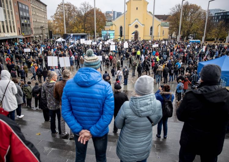 Estoniya Rusiyaya görə vətəndaşlarının hüquqlarını məhdudlaşdıracaq