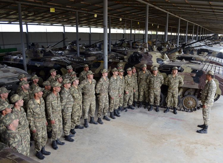 Hərbi vəzifəlilərin hərbi təlim toplanışlarına necə çağırılacaqları müəyyənləşib