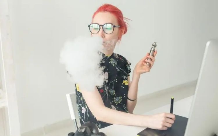 Belçika birdəfəlik elektron siqaretlərin satışını qadağan edib Belçika birdəfəlik elektron siqaretlərin satışını qadağan edib