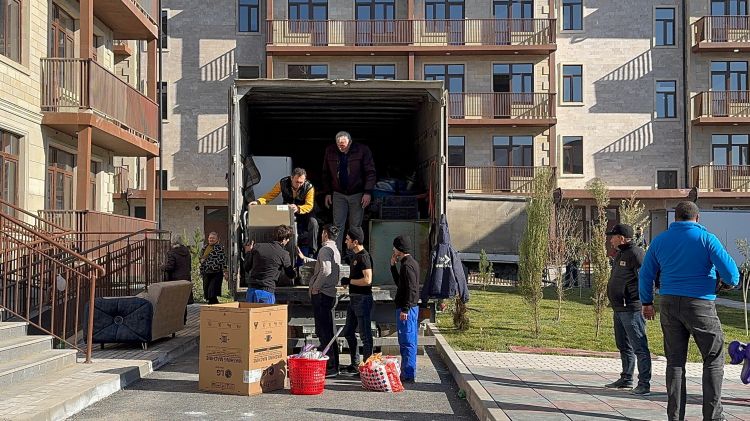 Növbəti köç karvanı Cəbrayıl şəhərinə çatıb, mənzillərin açarları sakinlərə təqdim edilib