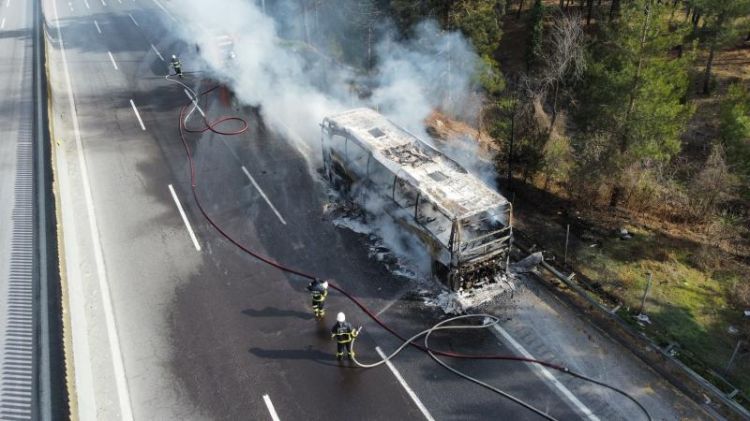 Türkiyədə sərnişin avtobusu yanıb - FOTO