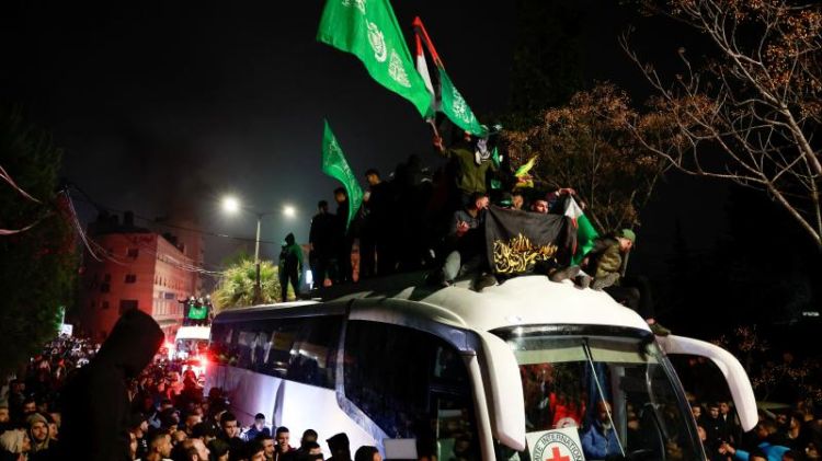 İsrail HAMAS-la razılaşma çərçivəsində 90 fələstinli məhbusu azad edib İsrail HAMAS-la razılaşma çərçivəsində 90 fələstinli məhbusu azad edib