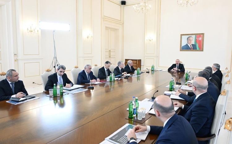 Prezident İlham Əliyev müşavirə keçirdi - FOTO - Yenilənib  Prezident İlham Əliyev müşavirə keçirdi - FOTO - Yenilənib
