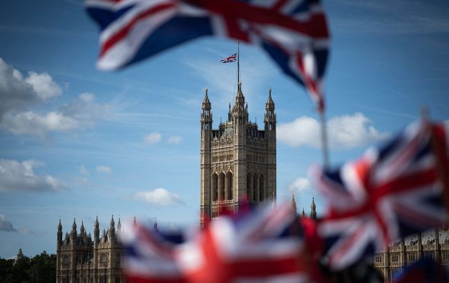 Britaniya ukraynalı uşaqlar üçün viza qaydalarını sadələşdirib