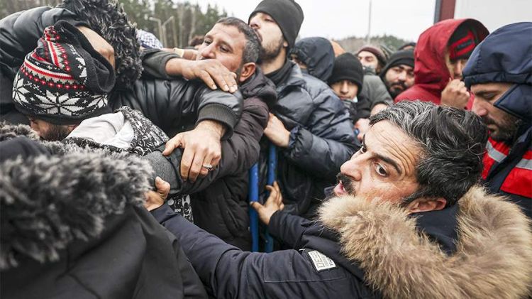 Polşanın daxili işlər naziri ölkəsinin yeni miqrantları qəbul etməkdən imtina etdiyini bildirib