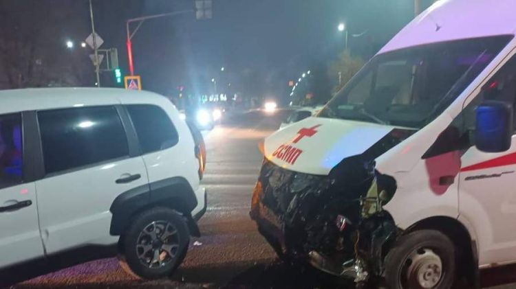 Rusiyada təcili yardım maşınının iştirakı ilə qəza baş verib Rusiyada təcili yardım maşınının iştirakı ilə qəza baş verib