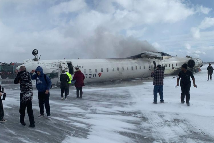 Torontoda Delta Hava Yollarına məxsus təyyarə qəzaya uğrayıb