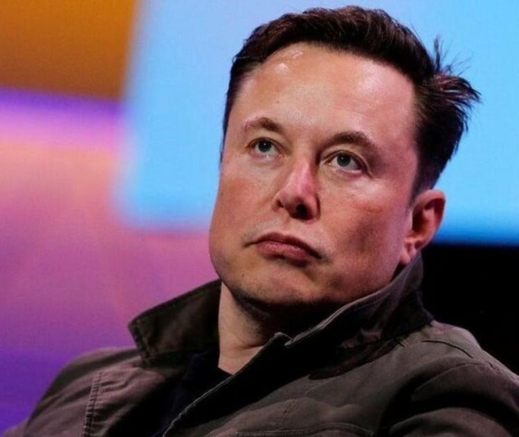 "Tesla" avtosalonu atəşə tutuldu: Cinayətkarlar İlon Maska təhdid mesajı qoydular