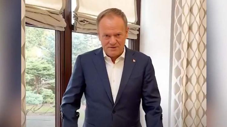 Tusk xizək sürərkən xəsarət alıb