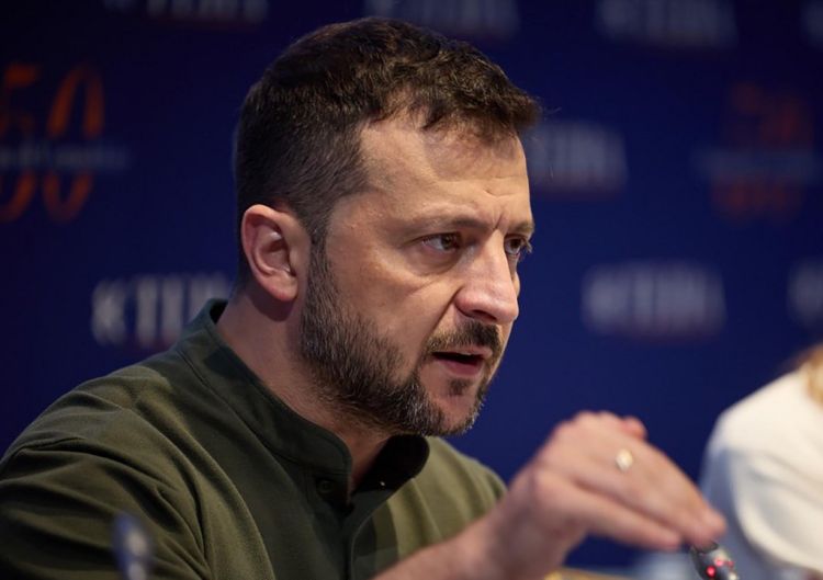 Zelenski Trampla mübahisəsindən sonra yazı paylaşdı - FOTO Zelenski Trampla mübahisəsindən sonra yazı paylaşdı - FOTO