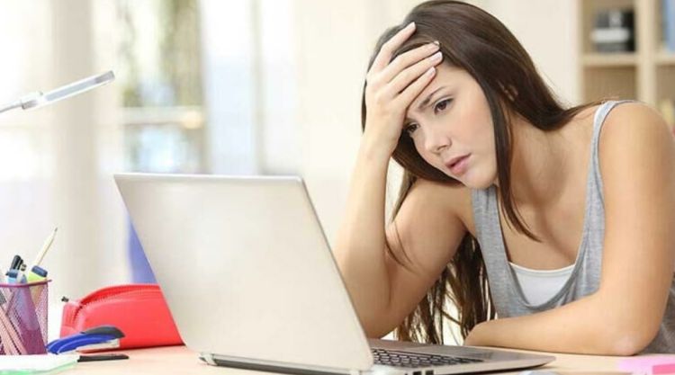 Psixoloqdan xəbərdarlıq: internetin səbəb olduğu "xəstəlik" sürətlə YAYILIR Psixoloqdan xəbərdarlıq: internetin səbəb olduğu "xəstəlik" sürətlə YAYILIR