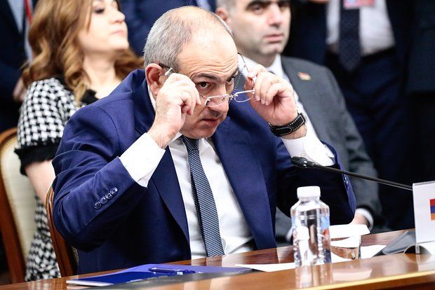 Paşinyan Ermənistanın keçmiş prezidentlərini "yarımölü" adlandırıb Paşinyan Ermənistanın keçmiş prezidentlərini "yarımölü" adlandırıb
