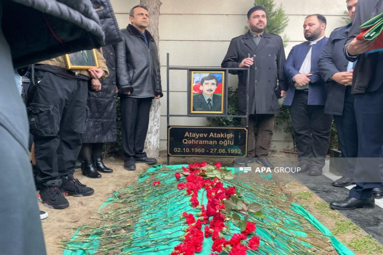 Birinci Qarabağ müharibəsində itkin düşən Atakişi Atayevin qalıqları Bakıda dəfn olunub -  FOTO