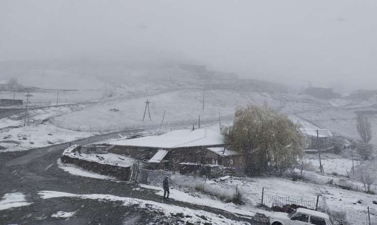 Bəzi ərazilərə qar yağır -  FAKTİKİ HAVA Bəzi ərazilərə qar yağır -  FAKTİKİ HAVA